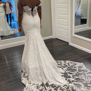 Classic Love Couture Wedding Dress (Never Worn)